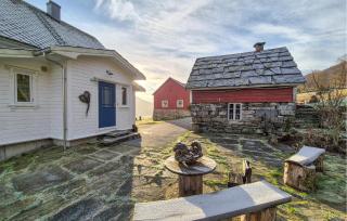 6 Bedroom Cozy Home In Ølensvåg - Ølsvågen - 2