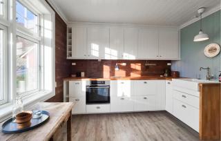 6 Bedroom Cozy Home In Ølensvåg - Ølsvågen - 6
