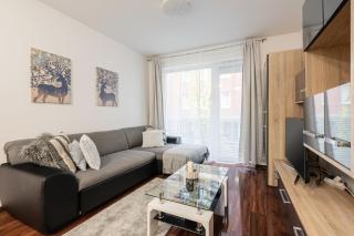 Viola Apartment - free parking and balcony - Budapest - 0