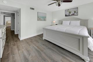 2082-2Bdrm Beach Front Condo - Free Beach Setup - Destin - 4