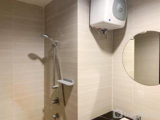 Modern and Comfort Design Studio Room at West Vista Apartment By Travelio - Jakarta - 8