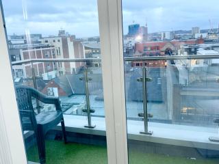 Winner of 2025 Traveller Award - 2 double bed room suite in heart of Leeds city centre with Netflix & WiFi - Leeds - 6