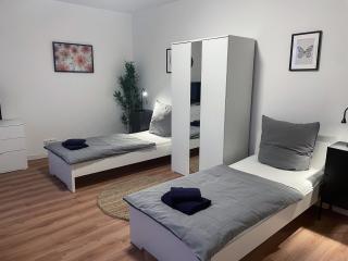 bookandstay24 Die-burg 4 Zimmerwohnung mit Küche und Balkon bei Darmstadt, Frankfurt, RheinMain Gebiet - 9