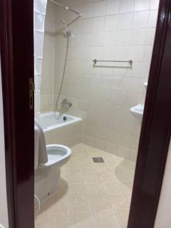 Brand new Studio sea view in sharjah - Sharjah - 9