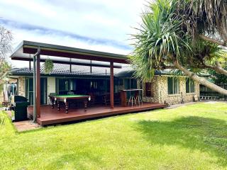 Pandanus Paradise. Newly renovated 4 bedroom home - Cabarita Beach - 0
