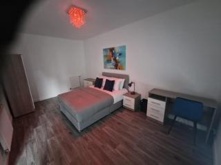 Spacious Luxurious Serviced Accommodation 4 - Sheffield - 8