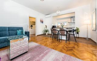 6 Bedroom Amazing Home In Bilice - 8