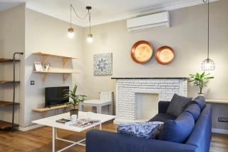 Spacious 3BRapartment in PobleSec with balcony - Barcelona - 0