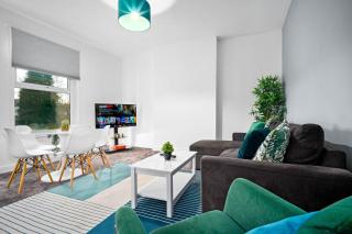 Luxury One Bedroom - Fast WiFi - Netflix - On Street Parking 2BR - Birmingham - 0