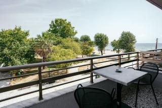 Aqua Beachfront Elegant Hotel - Olympic Beach - 3