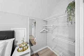 Private Cozy Room with Free Parking - 4