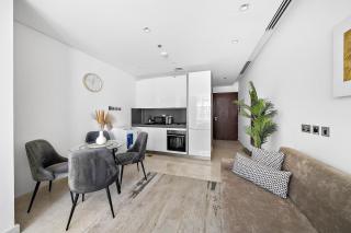 Chic Studio Living at Sterling - 4