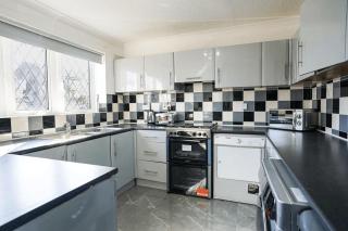 Charming 4BR for large Groups - 5