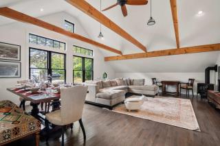 5 Min drive to National Seashore beaches and private backyard - 2