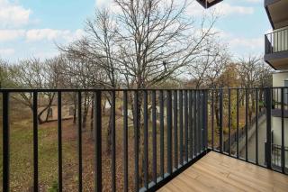 Cosy Apartment with Parking by Rent like home - Łódź - 7