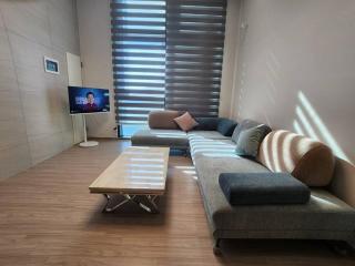Family duplex room with a full view of the marina harbor, view of the sea - Yeosu - 6