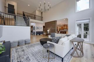 Majestic Manor-Private Hundred Acre Yard-Pool/Spa - 4