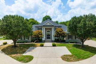 Majestic Manor-Private Hundred Acre Yard-Pool/Spa - Lebanon - 1