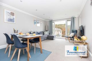 SEASCAPES by BOURNECOAST - A Modern Apartment with a Balcony and Parking - Just a Short Stroll from the Beaches - FM6326 - 7