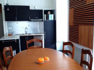 Appartement T2 bis 53 m² Centre-ville - 4/6 personnes, Ascenseur, Casier à ski, Machine à laver - FR-1-234-279 - Cauterets - 0