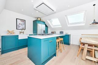 Luxurious 2-Bedroom with Rooftop Terrace, gourmet kitchen & Fireplace - London - 7