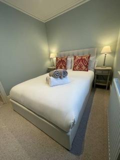 Luxurious 2-Bedroom with Rooftop Terrace, gourmet kitchen & Fireplace - London - 3