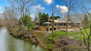 5BR RIVERFRONT Theater GAMEROOM Hot Tub FREE Attraction Tickets - Sevierville - 0