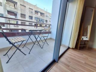 Elegant 2-Bedroom Apartment in Vibrant Maarif - Casablanca - 2
