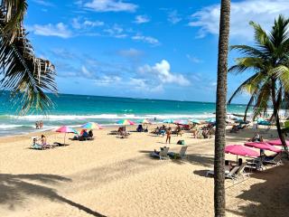 In the heart of Condado a 2 Bedroom Apartment Balcony - San Juan - 0