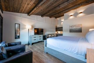 Cove Creek Lodge 208 Accessible Double Queen Room ADA - 4