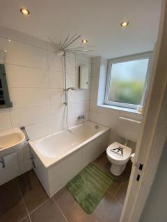 Moderne Wohnung in Toplage - - 6