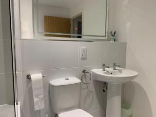 Bright 1 bed Apartment with Parking - 7