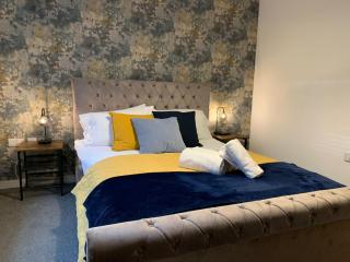 Bright 1 bed Apartment with Parking - 4