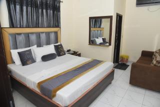 Hotel New Royal Johar Town - Lahore - 1