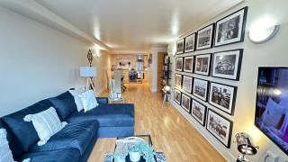 2 Bedroom Apartment in City Centre - Birmingham - 9