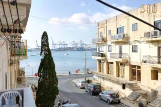Charming 3BR Apt with Breathtaking Sea Views by 360 Estates - 9