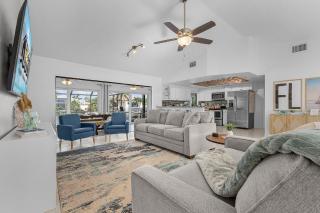 Waterfront Living, Dock, Heated Pool & Spa - Gulf Gate Oasis - Roelens - Cape Coral - 1
