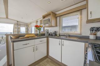Seaview Holiday Let - Vale Holiday Park at Cardiff Airport - 4