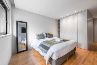 NEW LUX 2BR Flat Free Parking Cedofeita Porto - Porto - 5