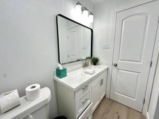 Cozy 1BR and 1BA Apartment Near NRG Stadium and Hermann Park. - Houston - 4