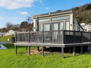 Highgrove Ledge - Pendine - 0