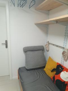 Fully equipped SIX BEDROOM HOUSE 15 kilometers from LAKE BLED - with a terrace, garden, playground, and parking - 7