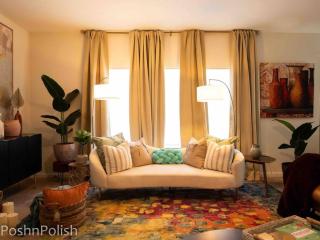 Luxury Beautiful Spacious Retreat Getaway - Columbus - 3