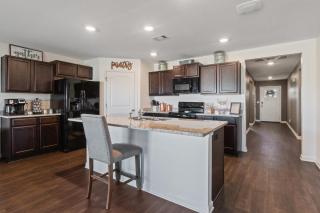 New Bama Retreat Sleeps 8 - Tuscaloosa - 1