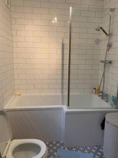 Lynne's Place - Carmarthen - 1