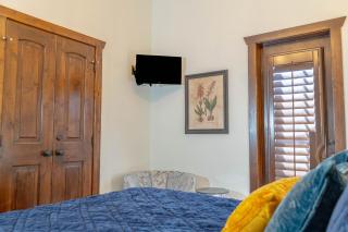 Muenster Escape Walk to Downtown w Balcony Views - 3