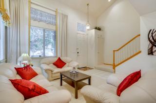 Centrally Located Home with Yard in Hayward! - Hayward - 6