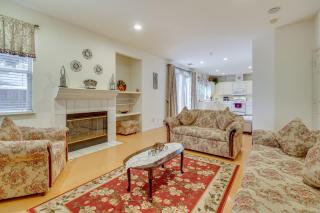 Centrally Located Home with Yard in Hayward! - Hayward - 3