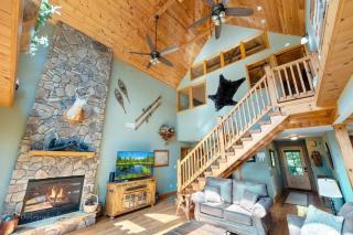 Kim's Cove Motorcycle-Friendly Cabin - 5