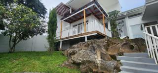 Stylish Oasis Retreat with Modern Amenities & Scenic Views - San Rafael - 8